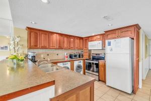 SPT402 Springs Towers Oceanfront 3BR