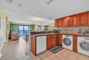 SPT402 Springs Towers Oceanfront 3BR