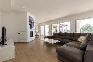 Villa Maravilla with HEATABLE pool ROOFTOPbar with sea views