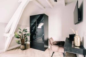 HotelBed w aircon at City Villa Tilburg Willem 1