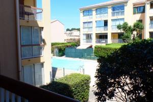 Studio with pool near the sea wifi and AC