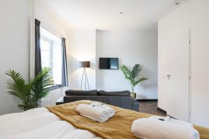 Spacious City Loft with Balcony & High-Speed Wi-Fi