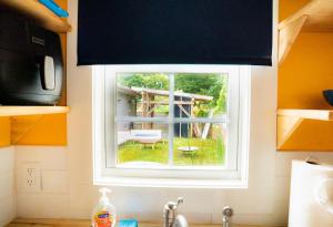 Adorable Solo-Traveler Retreat