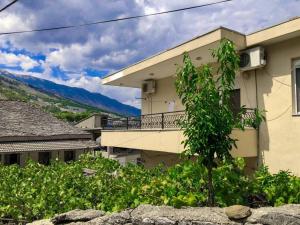 Bright, spacious home in the heart of Gjirokaster - Unrated properties in Gjirokastër