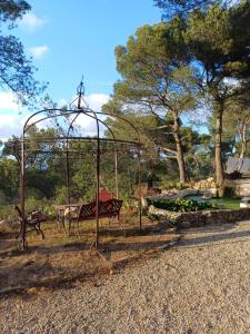 Moulin Rouge Provençal Suite Premium avec jacuzzi extérieur