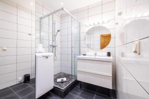 2 Bdr Heart Old Town Nice