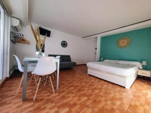 Estudio con acceso privado a la playa.