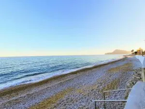 Estudio con acceso privado a la playa. - Partidor