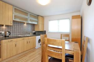 2-Bed Condo Best of Beach & City, FREE Parking