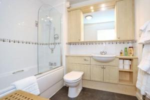 2-Bed Condo Best of Beach & City, FREE Parking