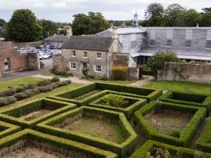 The Maze Garden Cottage by Mint Stays - Biddlestone