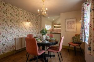 The Maze Garden Cottage by Mint Stays