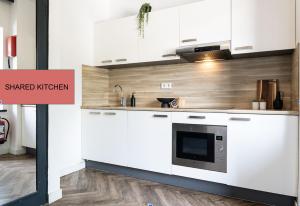 Cozy Room w Shared Kitchen, Fast WiFi Near Station