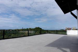 New 2 BR apt with swimming pool at playa bonita