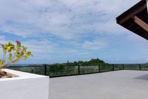 New 2 BR apt with swimming pool at playa bonita