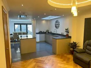 Entire Seaside Home 6 Private BedRooms Sleeps 10 - 新布赖顿