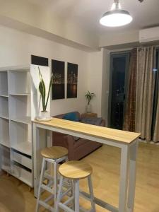 SOHO Central 1 Bedroom with Balcony near MRT EDSA SHAW PIONEER Greenfields SM Megamall Ortigas