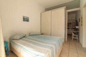 Apto 04 pessoas com vista mar e piscina - MB02I