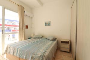 Apto 04 pessoas com vista mar e piscina - MB02I