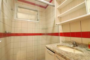 Apto 04 pessoas com vista mar e piscina - MB02I