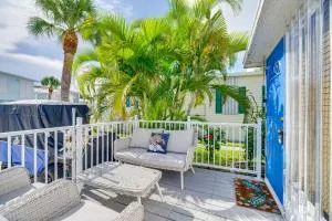 Island Cottage in Jensen Beach with Pool Access! - Eden