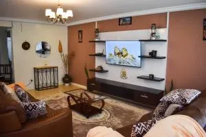 Siswi (The Nest)- The place to be. - Busia