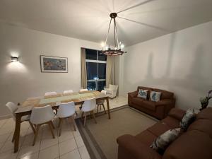 De frente ao mar, próximo ao shopping