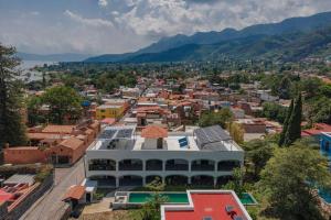 Large-pool 2BR DT Ajijic