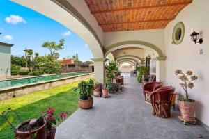 Large-pool 2BR DT Ajijic