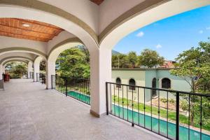 Large-pool 2BR DT Ajijic