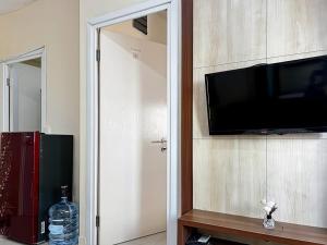 2BR Apt Green Pramuka with Pool & Wi-Fi by 2ndHome