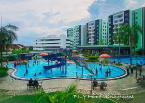Groundfloor Poolside Manhattan Ipoh Free Netflix&Carpark
