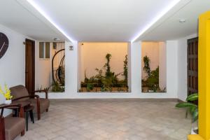 Modern and Comfortable First Level Family Apt 4