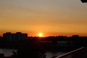 Cosy Riverside Apartment