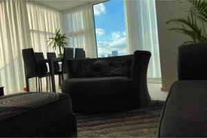 Cosy Riverside Apartment