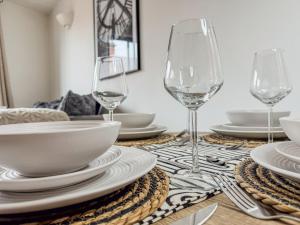 J Quarter 1BR - Free Parking - Suite Two