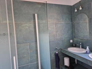 Villas L'Osari, villa vue mer, acces plage a pied, jardin clos pour enfants : photos des chambres