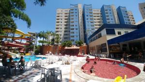 Golden Dolphin Grand Hotel 758 - 2 Quartos - 6 Pessoas e 1 Criança até 5 anos - Caldas Novas - GO