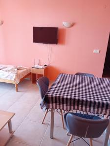 Златна Дюна - до южния плаж на Несебър