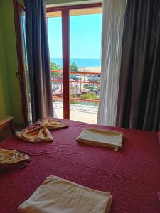 Златна Дюна - до южния плаж на Несебър