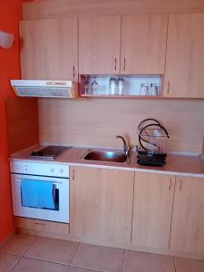 Златна Дюна - до южния плаж на Несебър