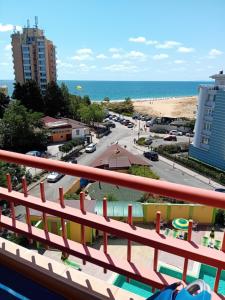 Златна Дюна - до южния плаж на Несебър