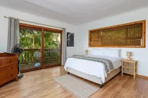 Palm Beach House- Up in the trees - Portobello