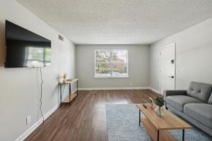 Brentwood A2 I Cozy & Comfy I 2bd I Free Parking