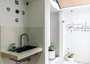 Charming and Efficient First Level Family Apt 5