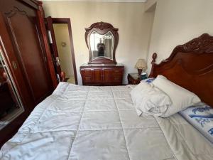 Spacious Apartment with Antique Furnishings & Views