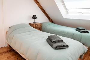 Maisons de vacances Havre de Paix a Pors Carn a 7 mins a pied de la plage : photos des chambres
