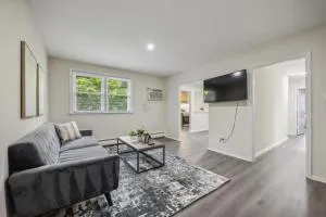 Pine Brook 818 I Pool Gym I Free Parking ! - 米德尔敦