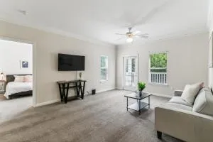 Verandas 1836 I Modern 2bd I Parking I Pool I Gym - Valley