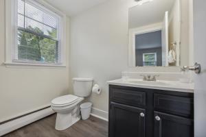 Pine Brook 410 I Pool Gym I Free Parking !